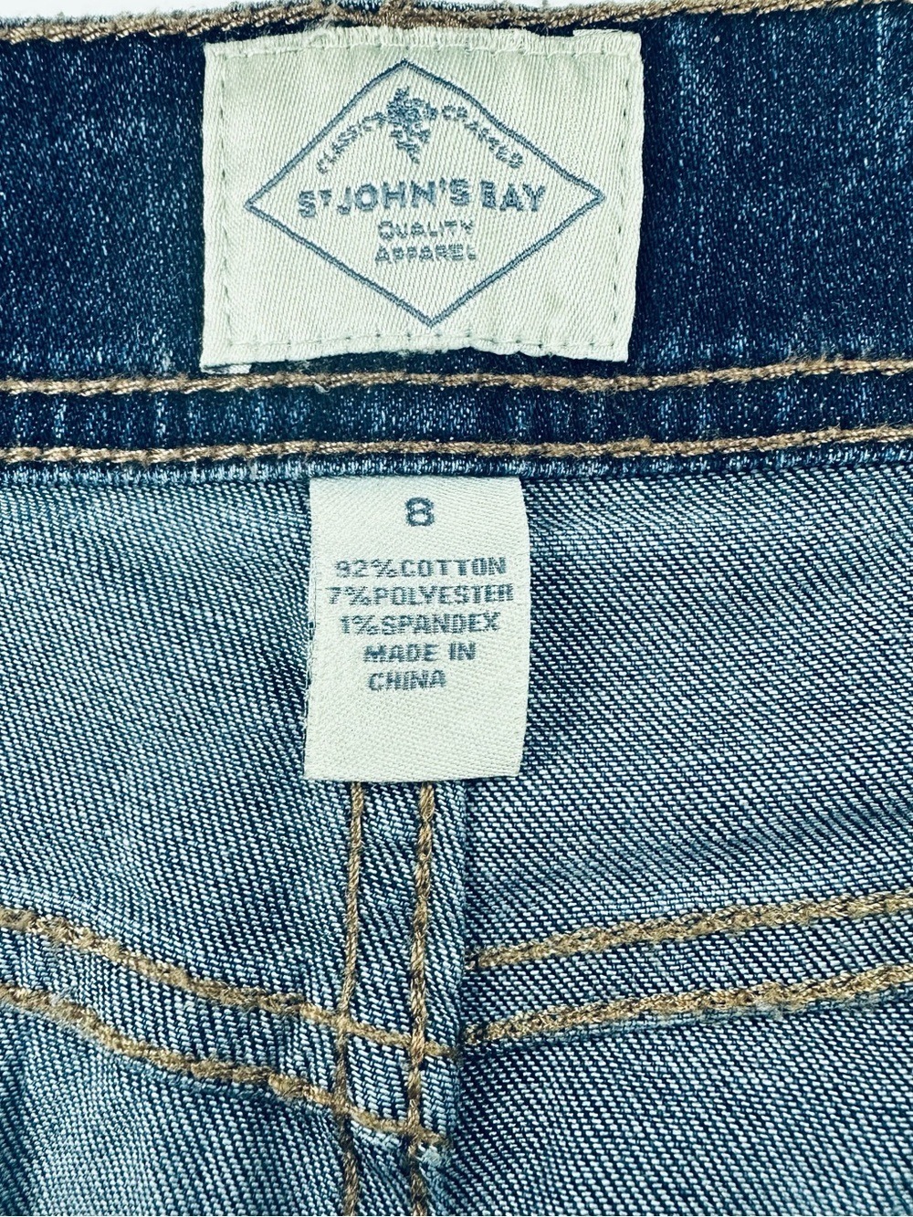 St. John’s Bay Denim Shorts Women’s 8 Dark Wash Blue Stretch Casual Summer Jean - Picture 7 of 10